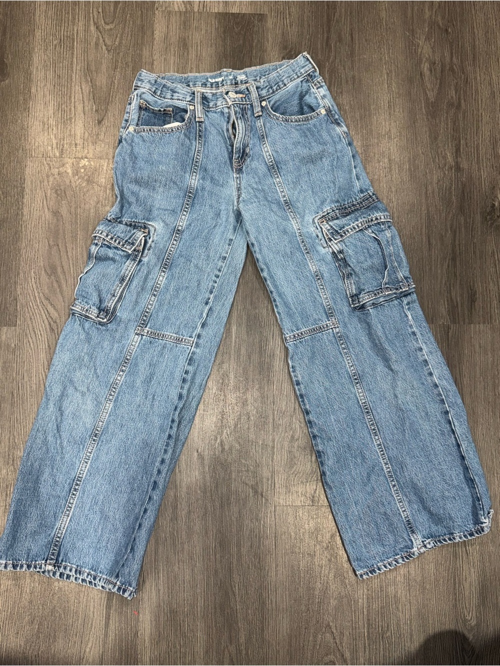 High-Rise Baggy Jeans w/ Cargo pockets
